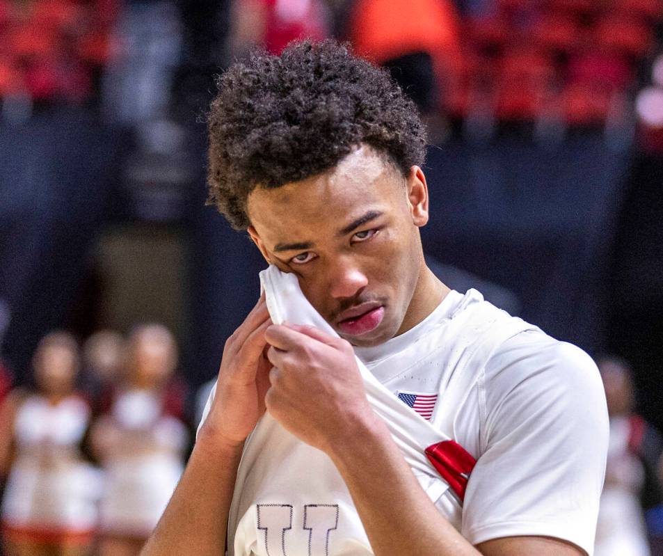 UNLV Rebels guard Dedan Thomas Jr. (11) leaves the court in tears after losing in overtime to t ...