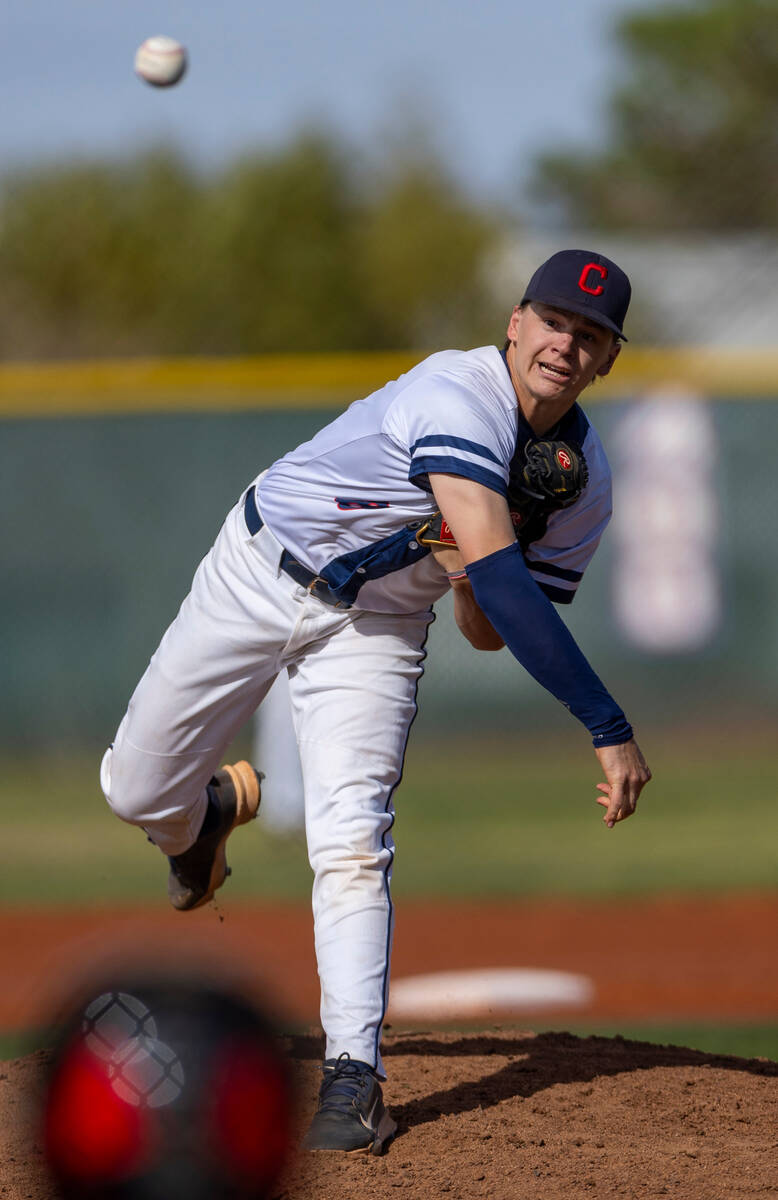 Coronado pitcher Dillon Victoravich (8) releases a throw to a Desert Oasis batter during their ...