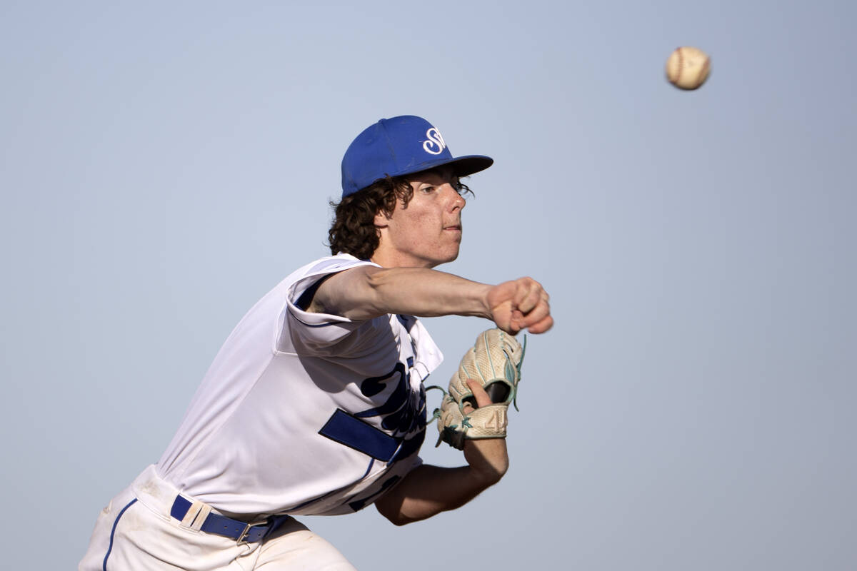 Sierra Vista pitcher Brady Skinner throws to Shadow Ridge during a Class 4A high school basebal ...