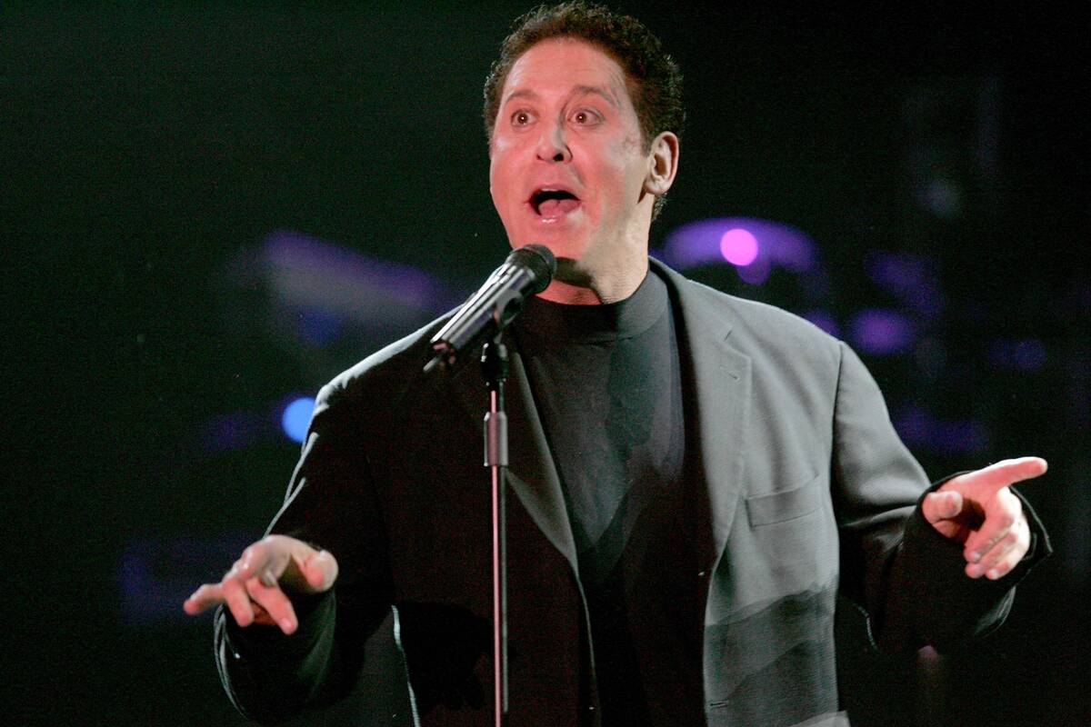Danny Gans performs at the Mirage on May 20, 2004. (K.M. Cannon/Las Vegas Review-Journal)