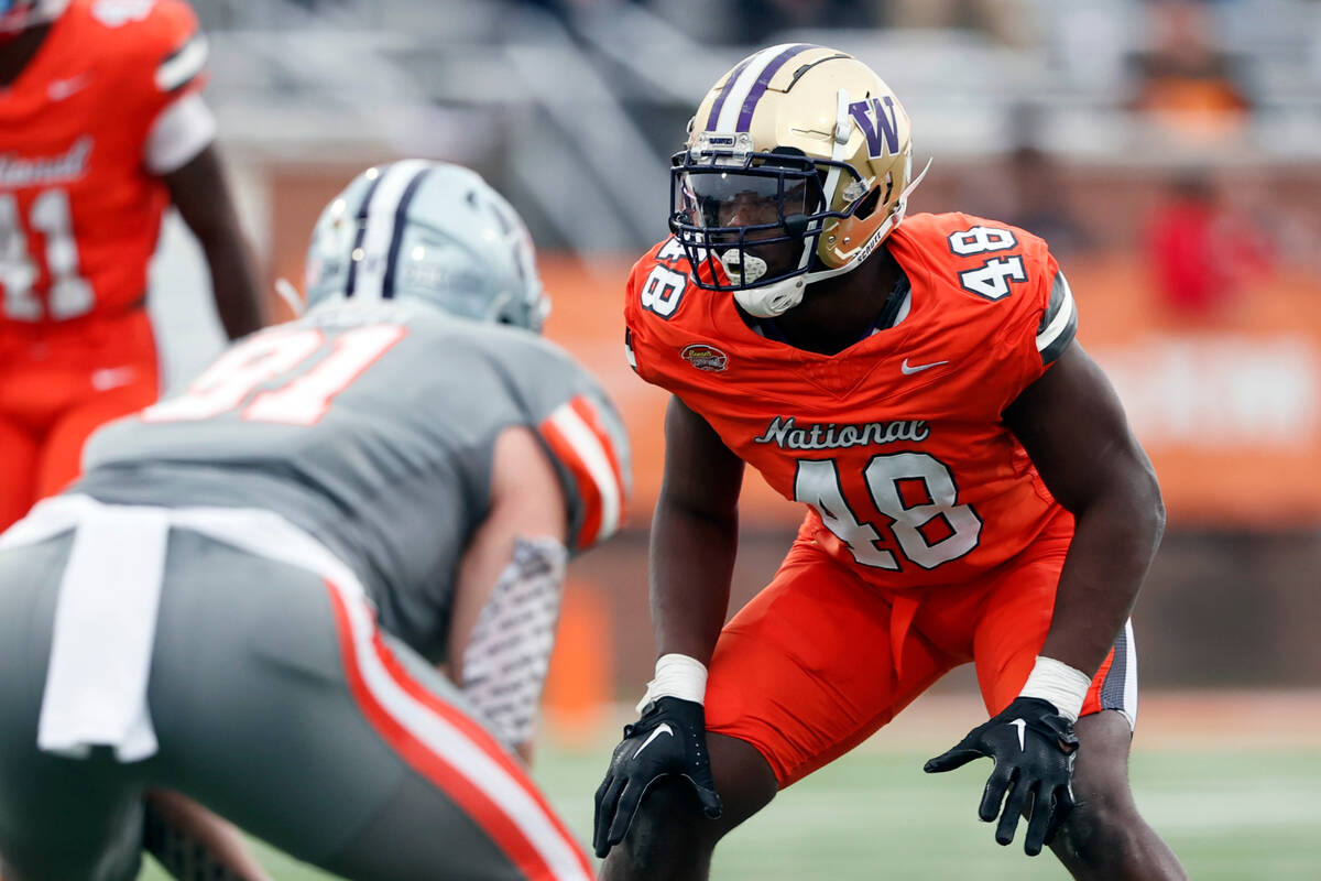 National linebacker Edefuan Ulofoshio of Washington (48) during the second half of the Senior B ...