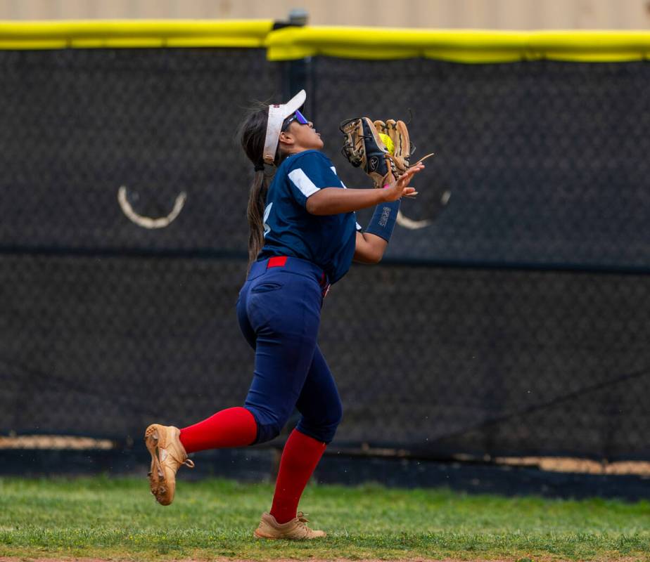 Coronado outfielder Summer Gilliam (3) runs down a fly ball from a Palo Verde batter during the ...