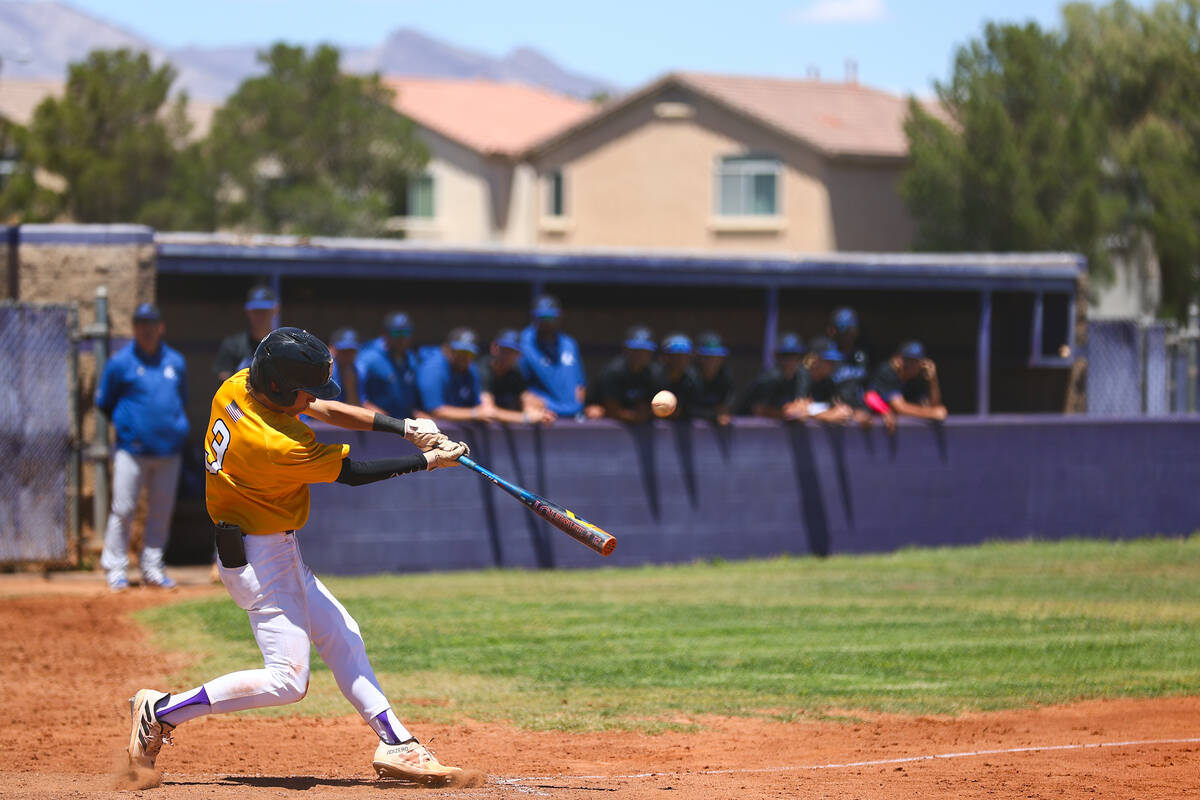 Durango infielder Teagan Payne (3) bats against Sierra Vista during a Class 4A high school stat ...