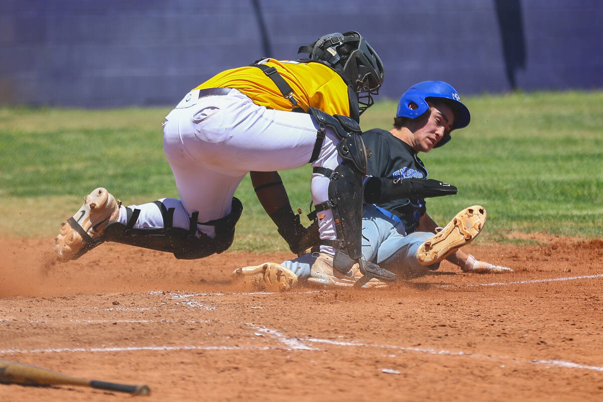 Durango catcher Jayden Shuford (17) tags out Sierra Vista’s Tyler Tilton (18) at home pl ...