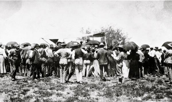 People gather for the May 15, 1905, land auction that established the Las Vegas townsite. (Cour ...