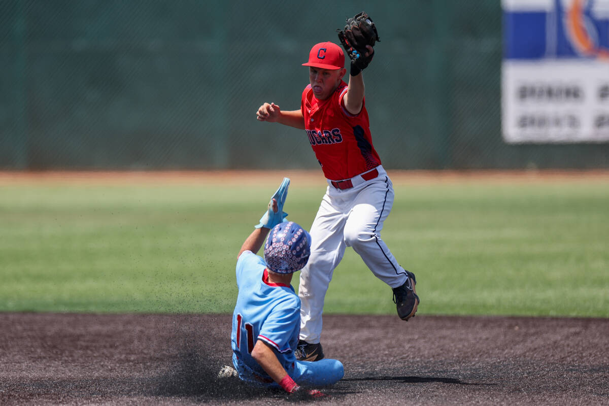 Coronado shortstop Jackson Thomsen (7) attempts to out Reno pitcher Zackary Silverman (11) duri ...