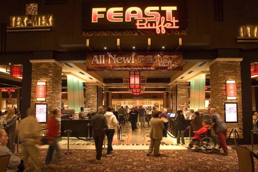 RJ FILE*** CLINT KARLSEN/REVIEW-JOURNAL The Feast buffet inside Santa Fe Station is shown Tue ...