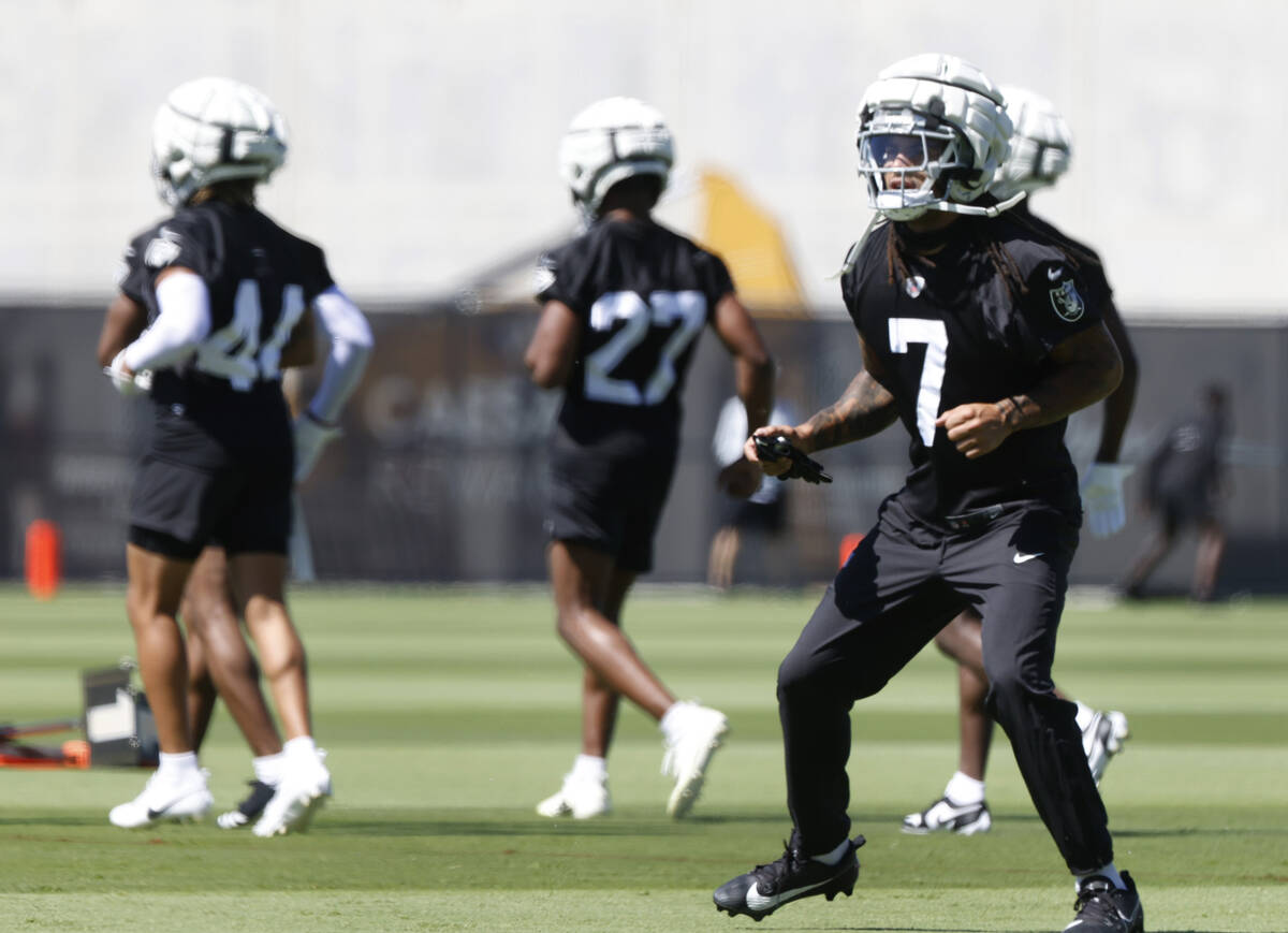 Raiders safety Tre'von Moehrig (7) warms up during an NFL football practice at the Intermountai ...