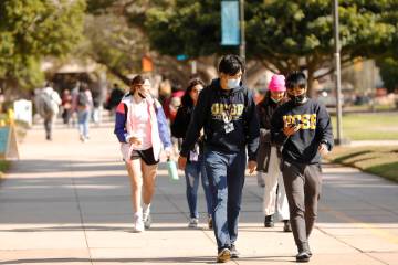 Students on the UC Santa Barbara campus in Santa Barbara, California, Nov. 9, 2021. (Al Seib/Lo ...