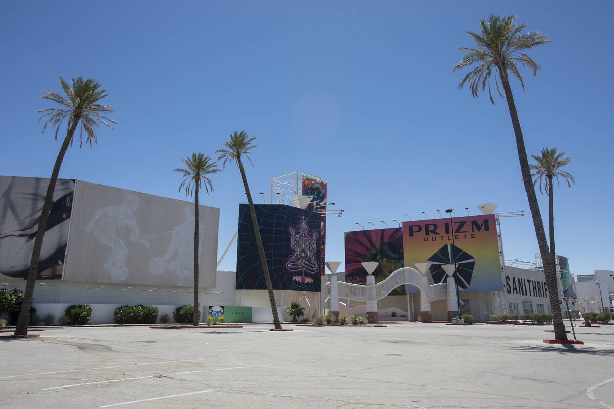 Parking lots sit empty at the Primm Mall Tuesday, July 2, 2024, in Primm. (Daniel Jacobi II/Las ...