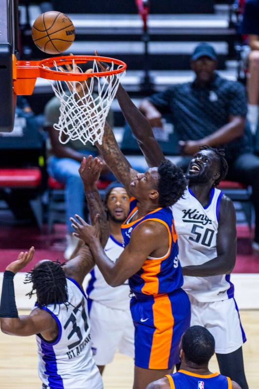 Phoenix Suns forward Tyrese Samuel (40) gets off a shot just past Sacramento Kings center Jo Lu ...