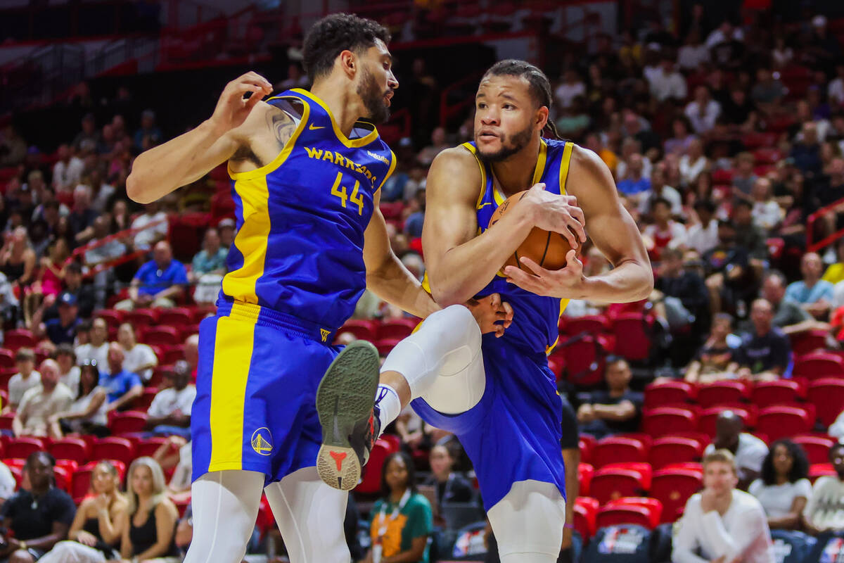 Golden State Warriors forward Kevin Knox II (31) grabs the ball as it comes down from the net d ...