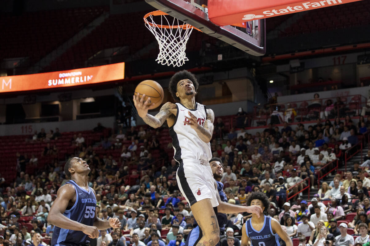 Miami Heat center Kel'el Ware (7) attempts a layup during the NBA Summer League Championship ba ...