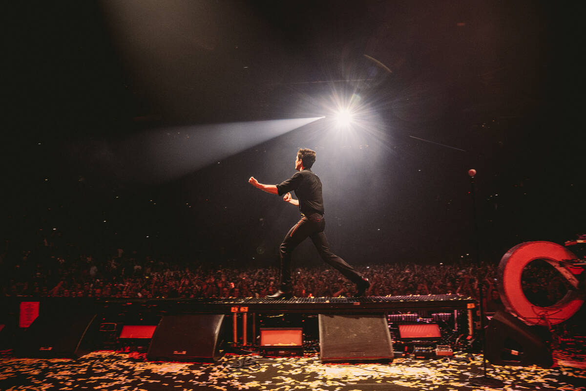 The Killers perform at T-Mobile Arena on Friday, Aug. 26, 2022. (@robloud)