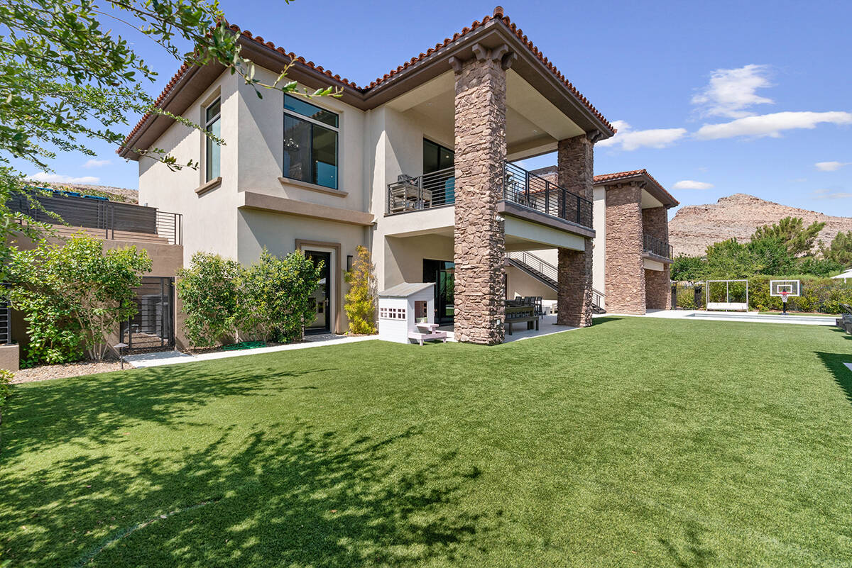 The Olympia Canyon Way estate's main home. (Edgar Lara, DronePixel)