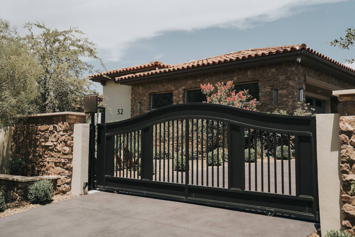 The Olympia Canyon Way estate has its own gate. (Edgar Lara, DronePixel)