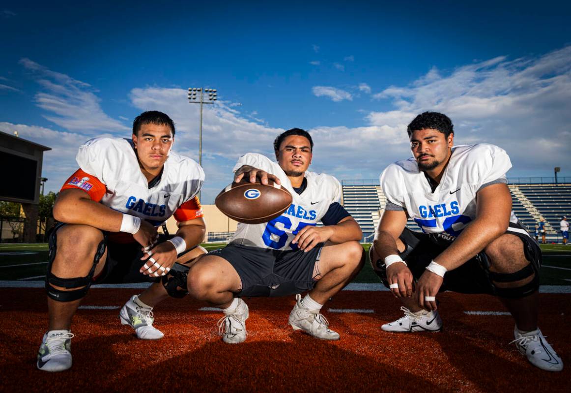 Bishop Gorman offensive linemen, from left, Alai Kalaniuvalu, Seuseu "SJ" Alofaituli, ...