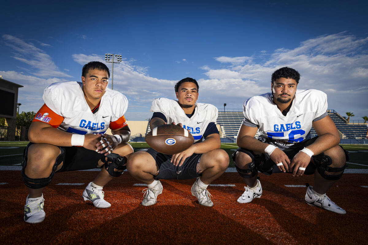 Bishop Gorman offensive linemen, from left, Alai Kalaniuvalu, Seuseu "SJ" Alofaituli, ...