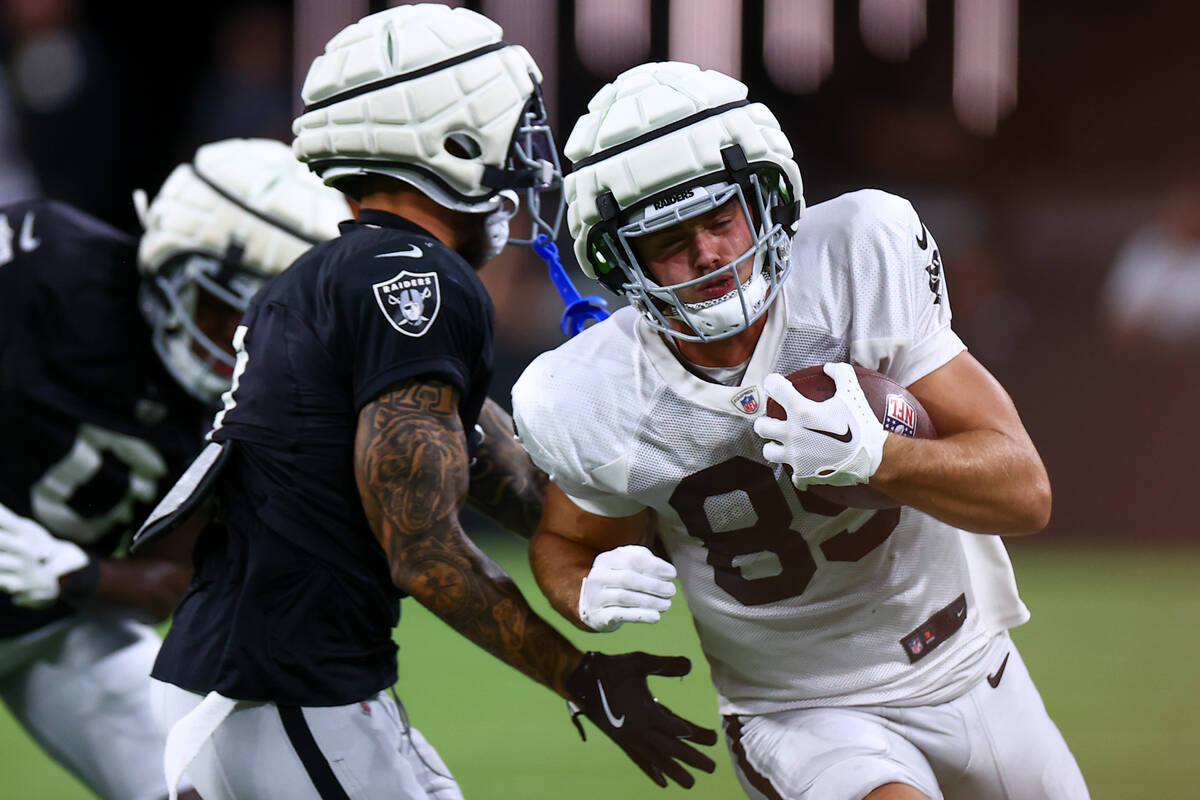 Raiders tight end Brock Bowers (89) powers up the field during an NFL football practice at Alle ...