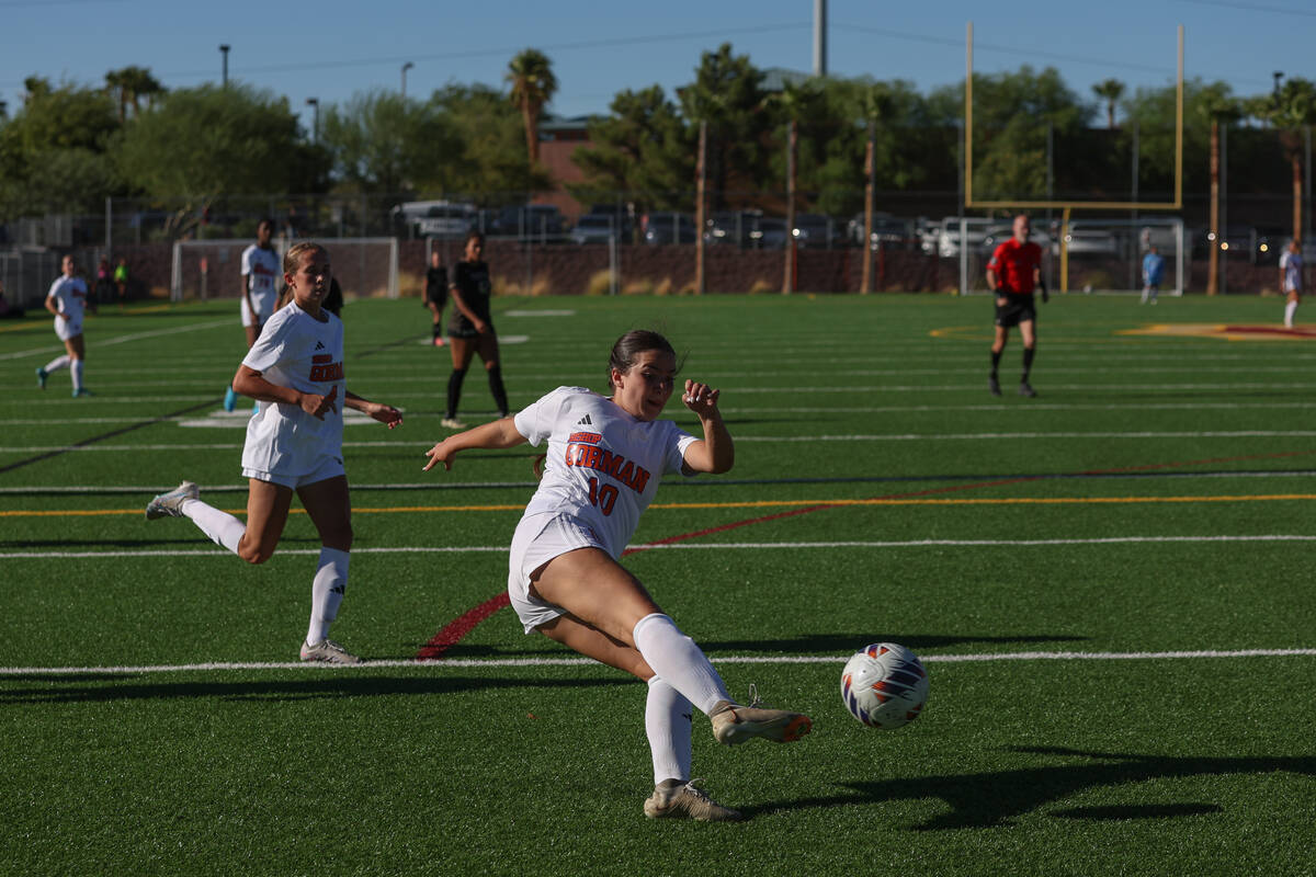 Bishop Gorman’s Stephenie Hackett (10) attempts a goal on Faith Lutheran during a high s ...