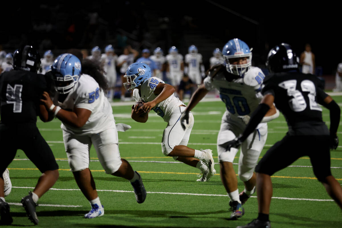 Centennial running back Kolten Silbernagel (45) attempts a two-point conversion that would send ...