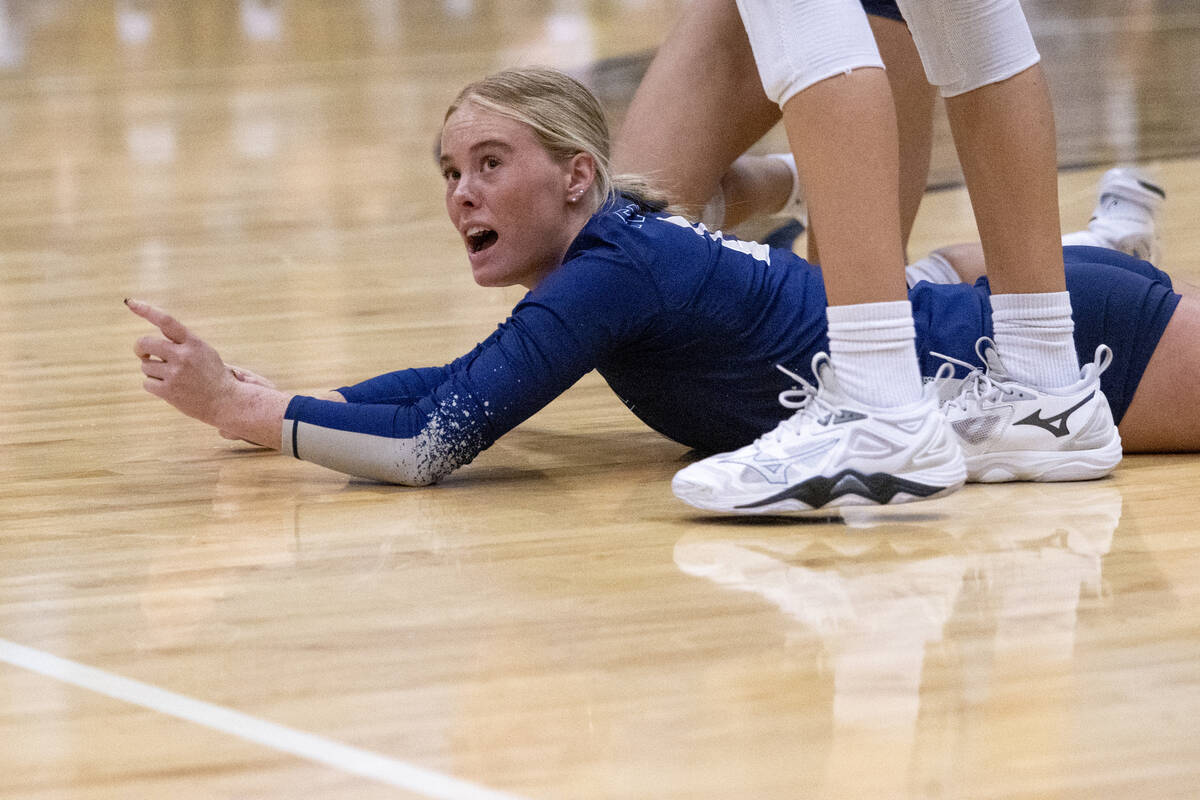 Foothill senior Reagan Ralph (2) looks to the referee to see which team gained the point during ...