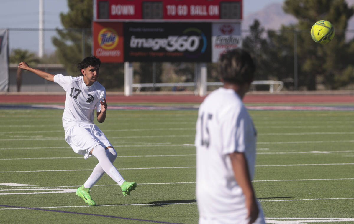 DUPLICATE***Cimarron-Memorial's defender Eliott Safford (17)***Cimarron-Memorial's Fernando Are ...