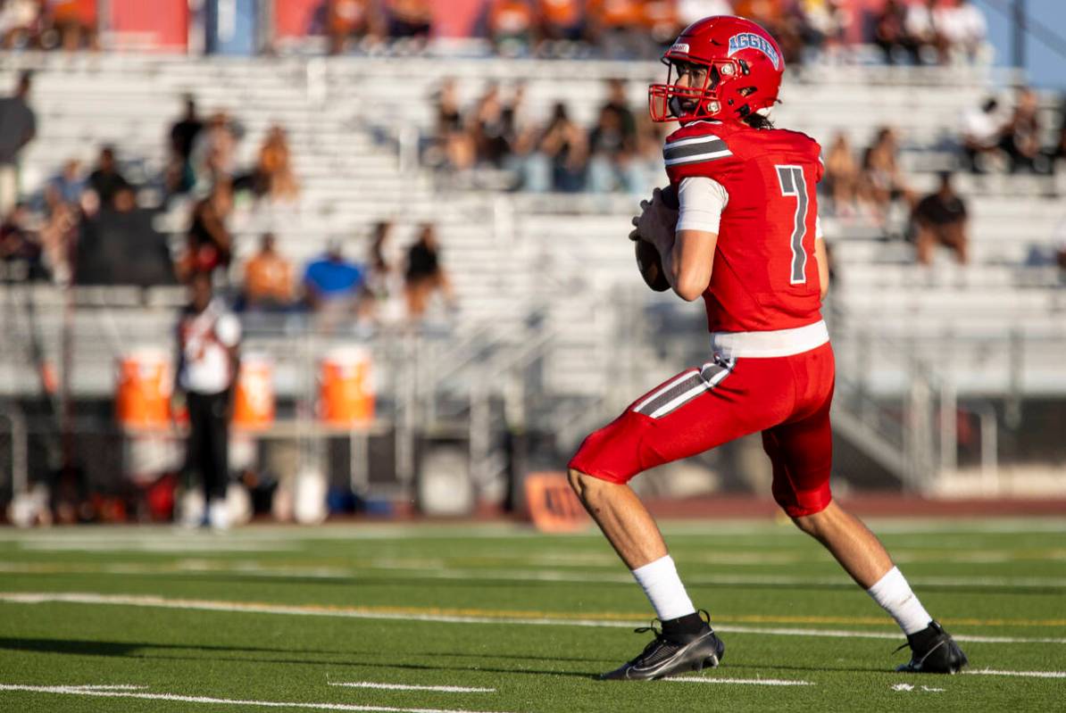 Arbor View quarterback Thaddeus Thatcher (7) competes during the Class 5A high school ‘B ...