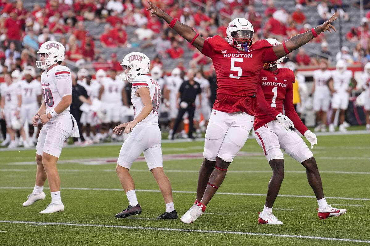 Houston defensive lineman Keith Cooper Jr. (5) reacts after UNLV place kicker Caden Chittenden ...