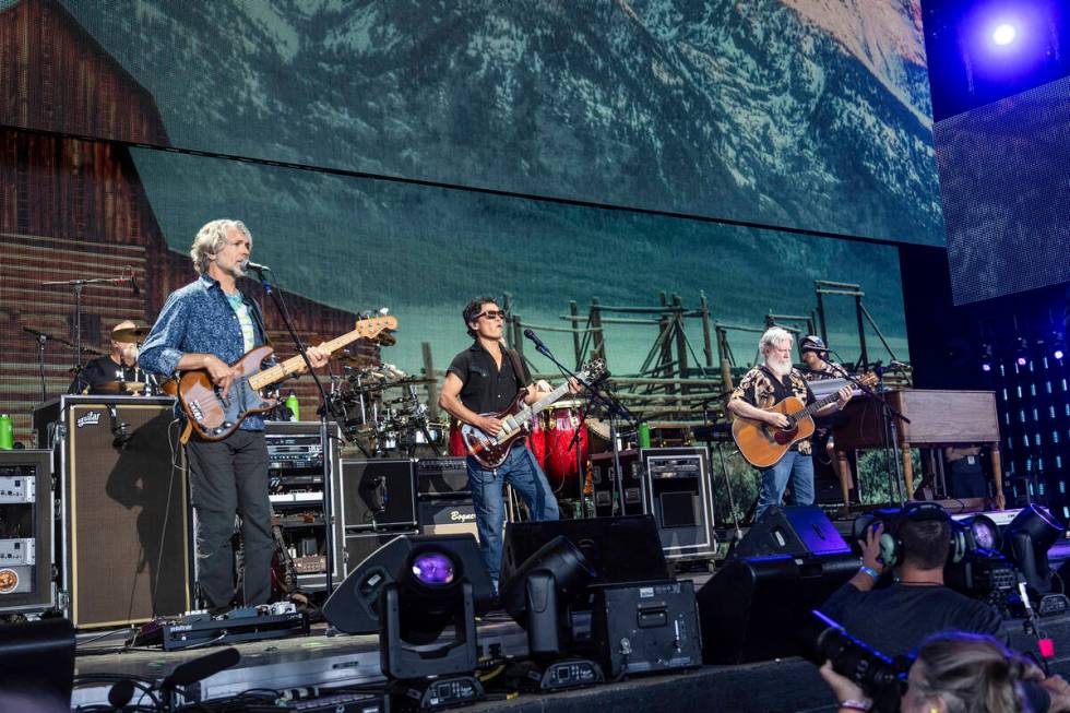 Keith Moseley, left, Jason Hann, Michael Kang, Bill Nershi, and Kyle Hollingsworth of The Strin ...