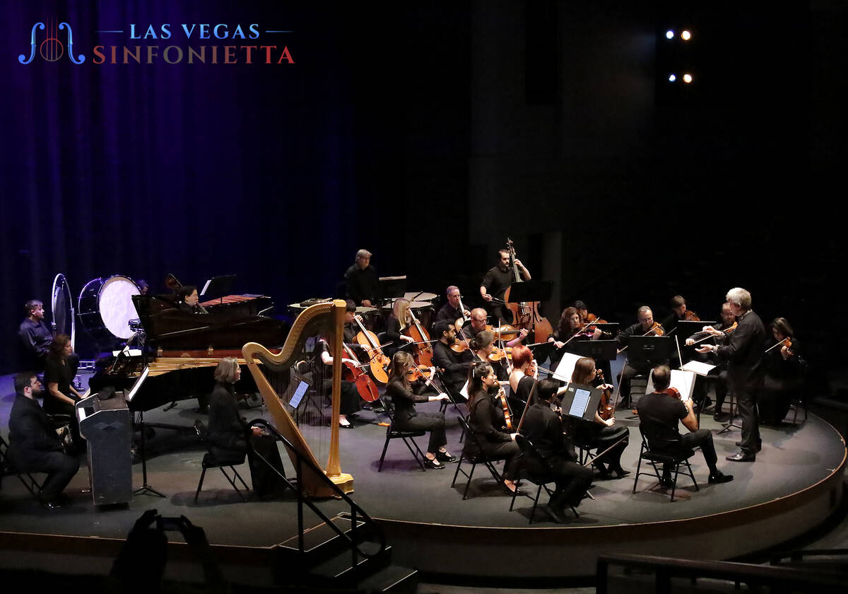 Conductor Taras Krysa and the Las Vegas Sinfonietta (courtesy of Gabriella Benavidez)