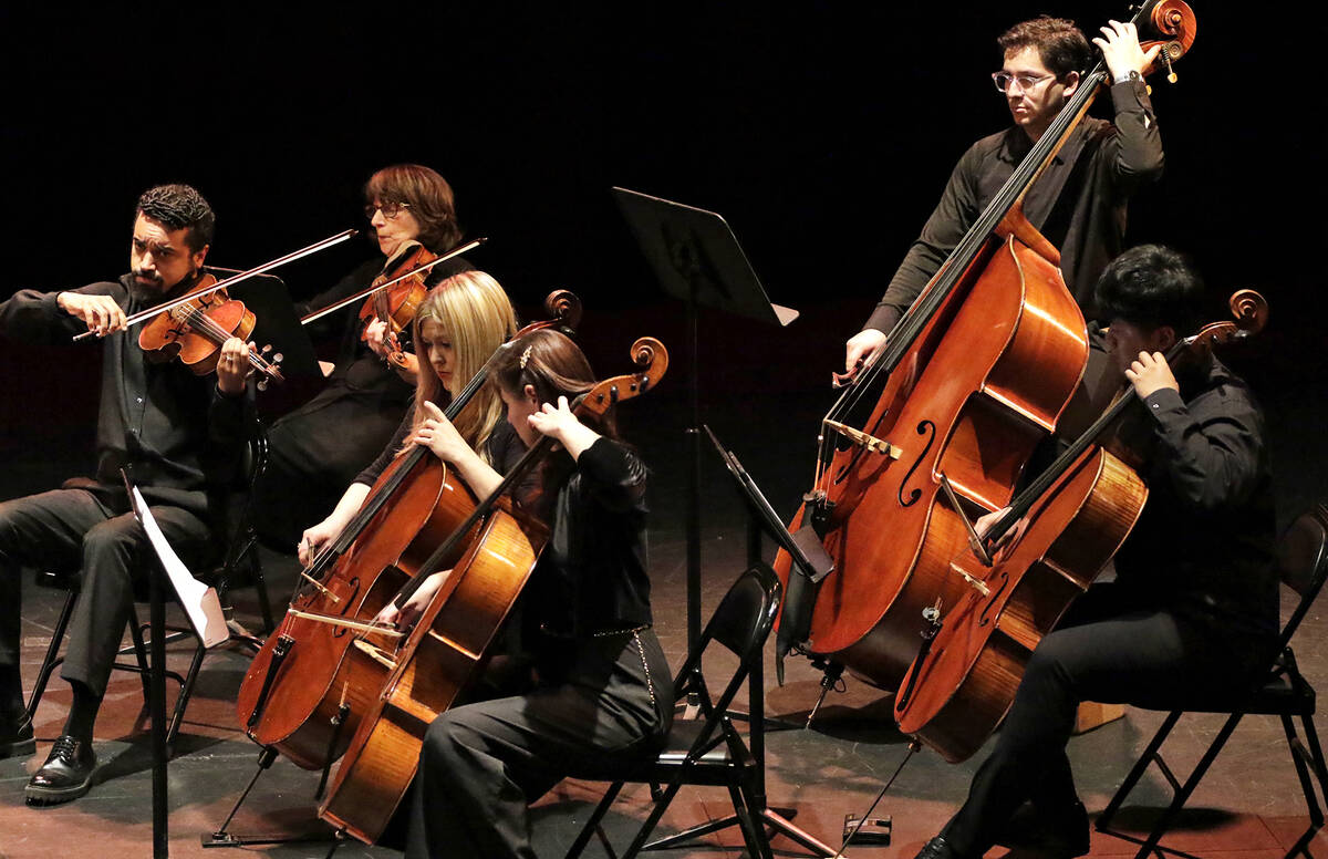 Conductor Taras Krysa and the Las Vegas Sinfonietta (Gabriella Benavidez)