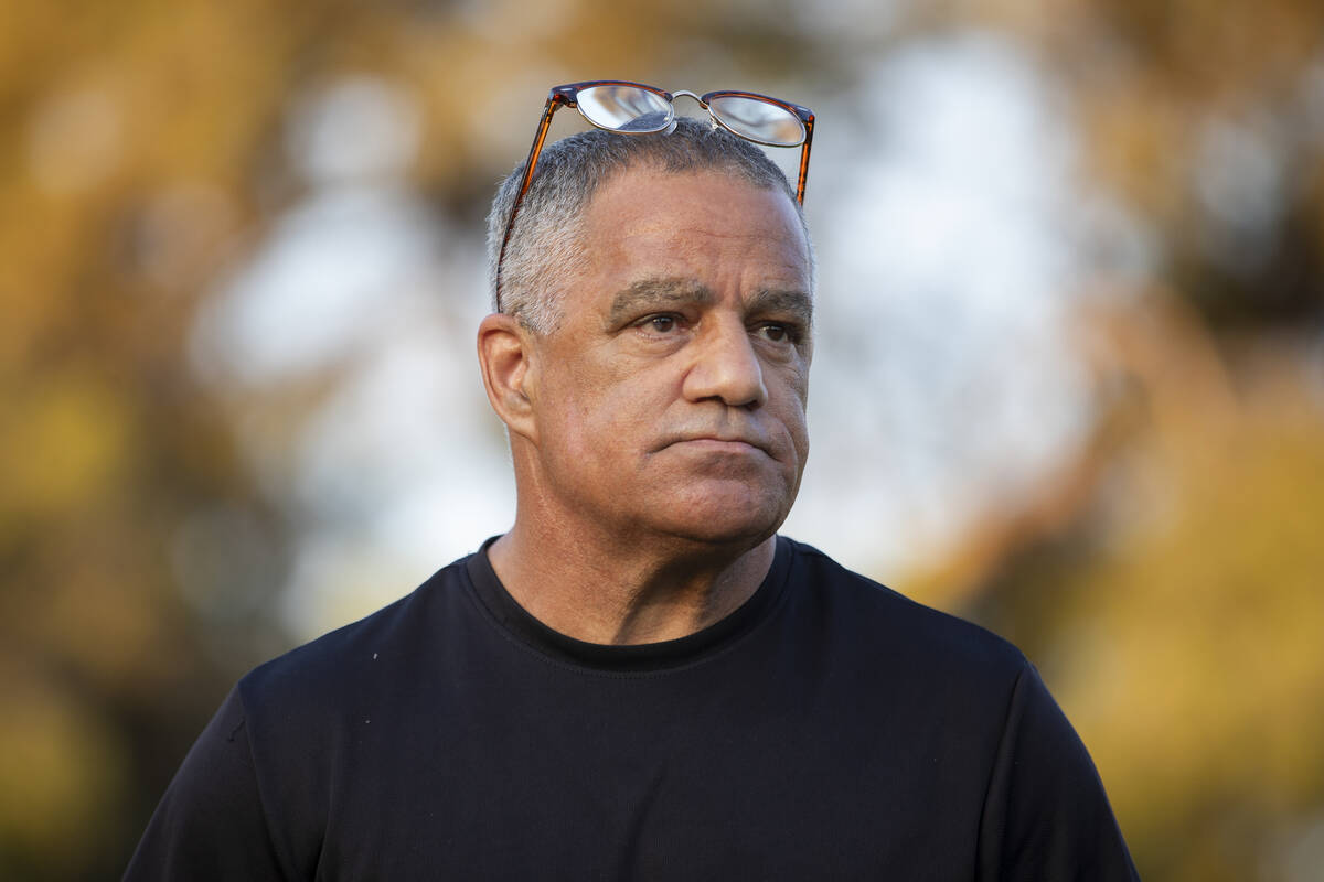 Carlos Gurri visits the grave of former FBI Special Agent John Bailey at Palm Eastern Mortuary, ...