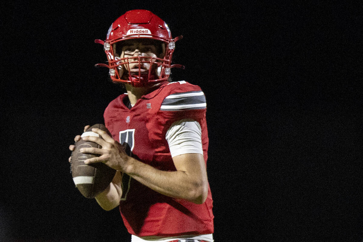 Arbor View quarterback Thaddeus Thatcher (7) looks to throw the ball during the Class 5A high s ...