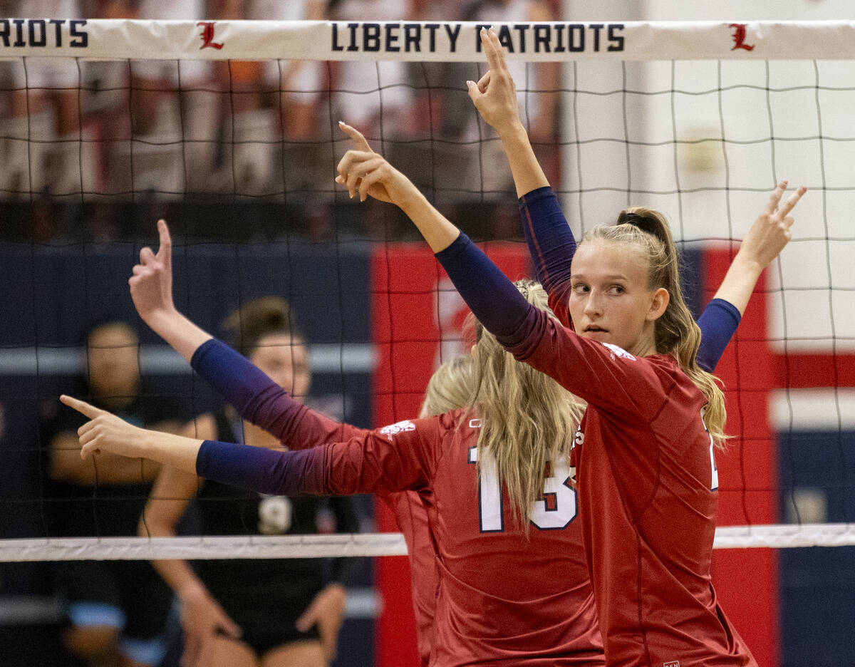 Coronado junior Julie Beckham (2) waits for the serve during the high school volleyball game ag ...