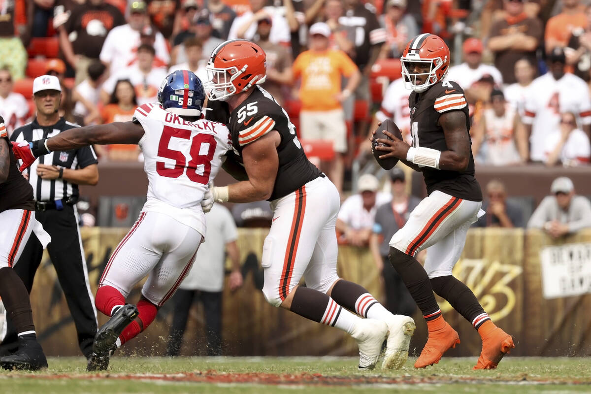 Cleveland Browns quarterback Deshaun Watson (4) looks to throw the ball during an NFL football ...