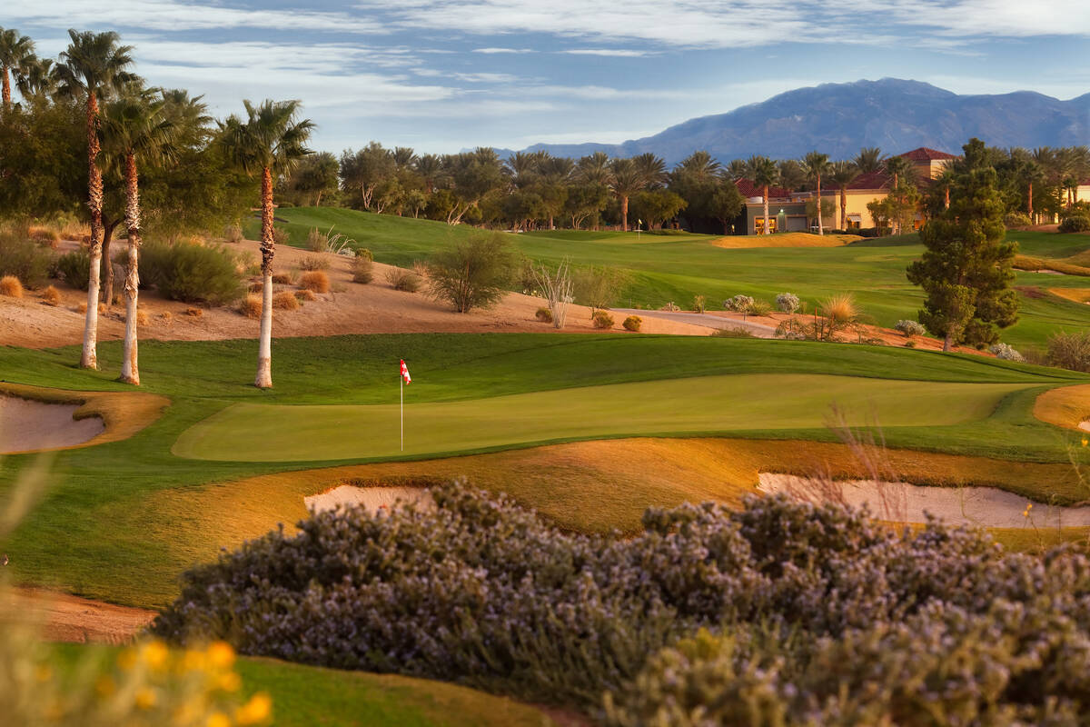 Par 3 17th hole at Siena Golf Club in Las Vegas. (Allan Henry/Golf Chronicles)