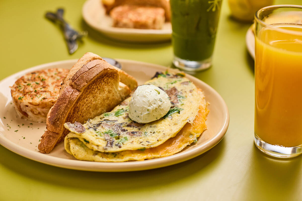 A jalapeño-cheddar omelet from Snooze A.M. Eatery in Las Vegas. (Snooze A.M. Eatery)