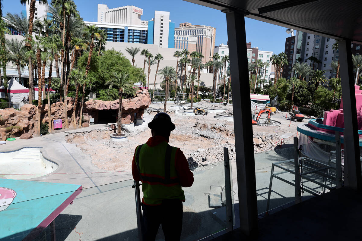 Renovations continue at the Go Pool at the Flamingo on the Strip in Las Vegas Tuesday, Oct. 1, ...