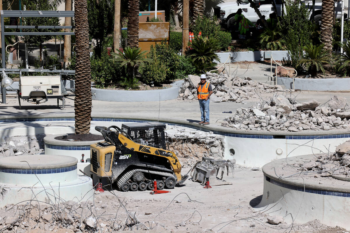 Renovations continue at the Go Pool at the Flamingo on the Strip in Las Vegas Tuesday, Oct. 1, ...