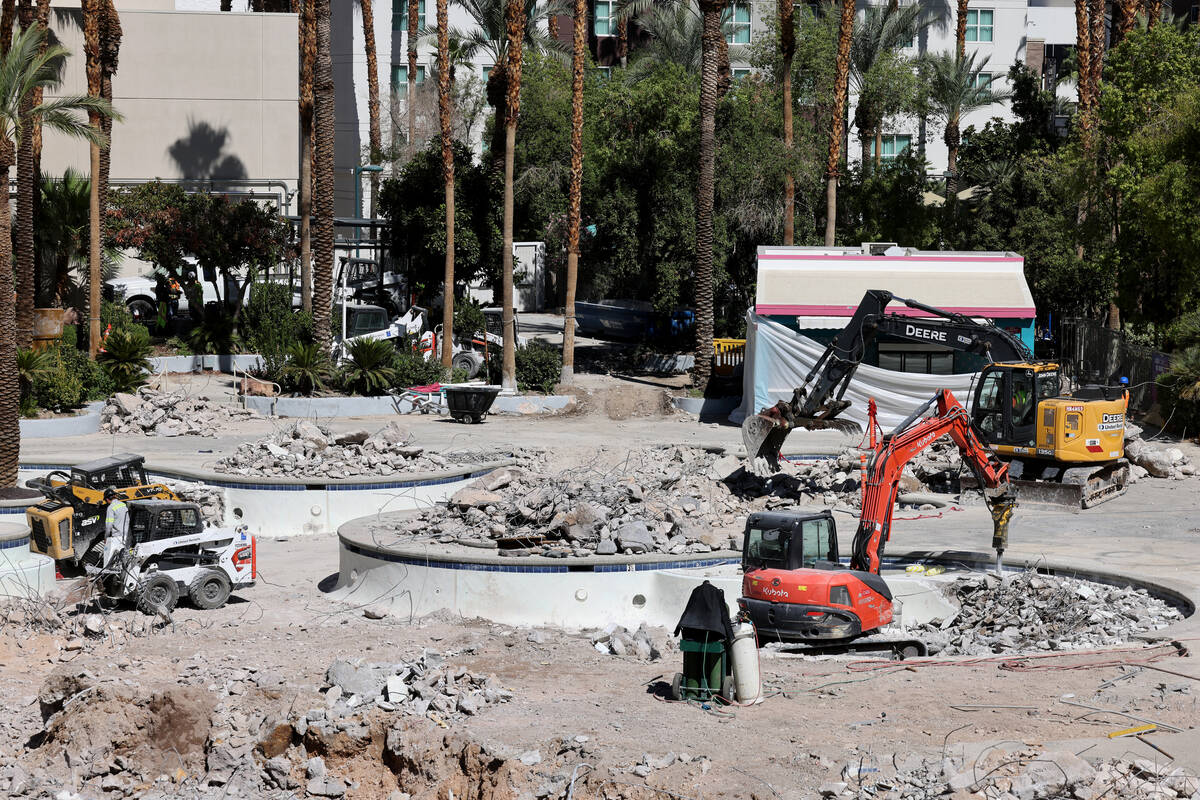 Renovations continue at the Go Pool at the Flamingo on the Strip in Las Vegas Tuesday, Oct. 1, ...