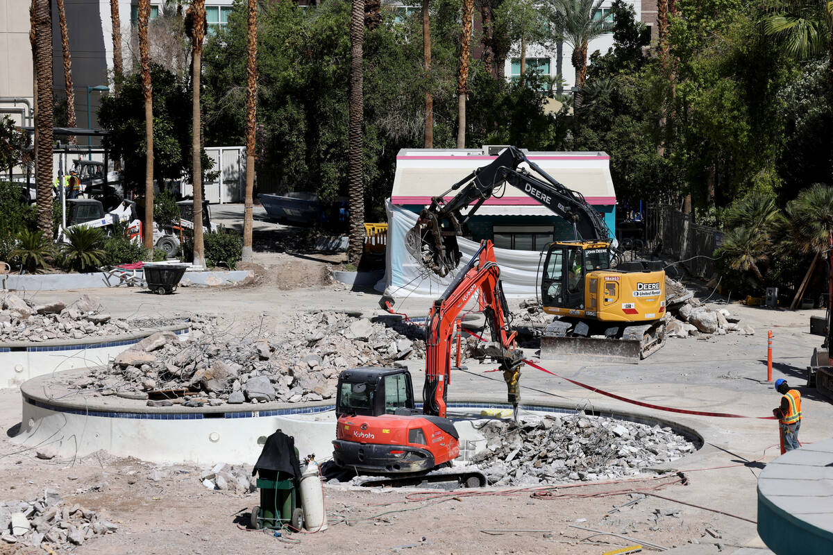 Renovations continue at the Go Pool at the Flamingo on the Strip in Las Vegas Tuesday, Oct. 1, ...