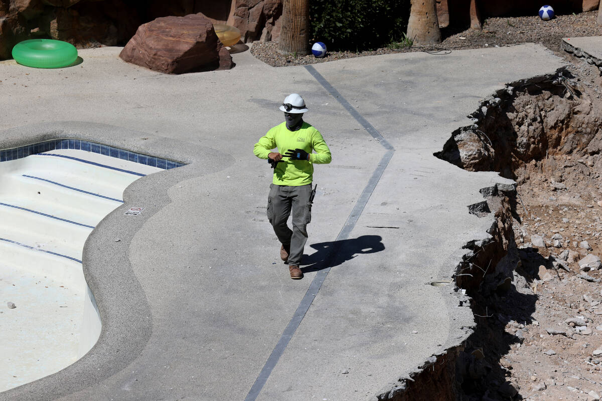 Renovations continue at the Go Pool at the Flamingo on the Strip in Las Vegas Tuesday, Oct. 1, ...