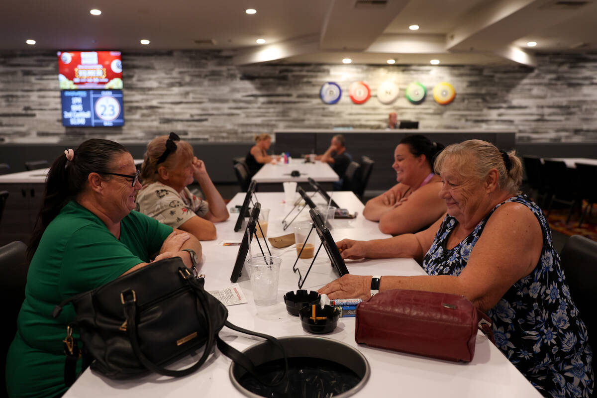 Holly Kaminsky, left, and Gay Dixon, right, both of Bullhead City, Arizona, play Bingo at Edgew ...