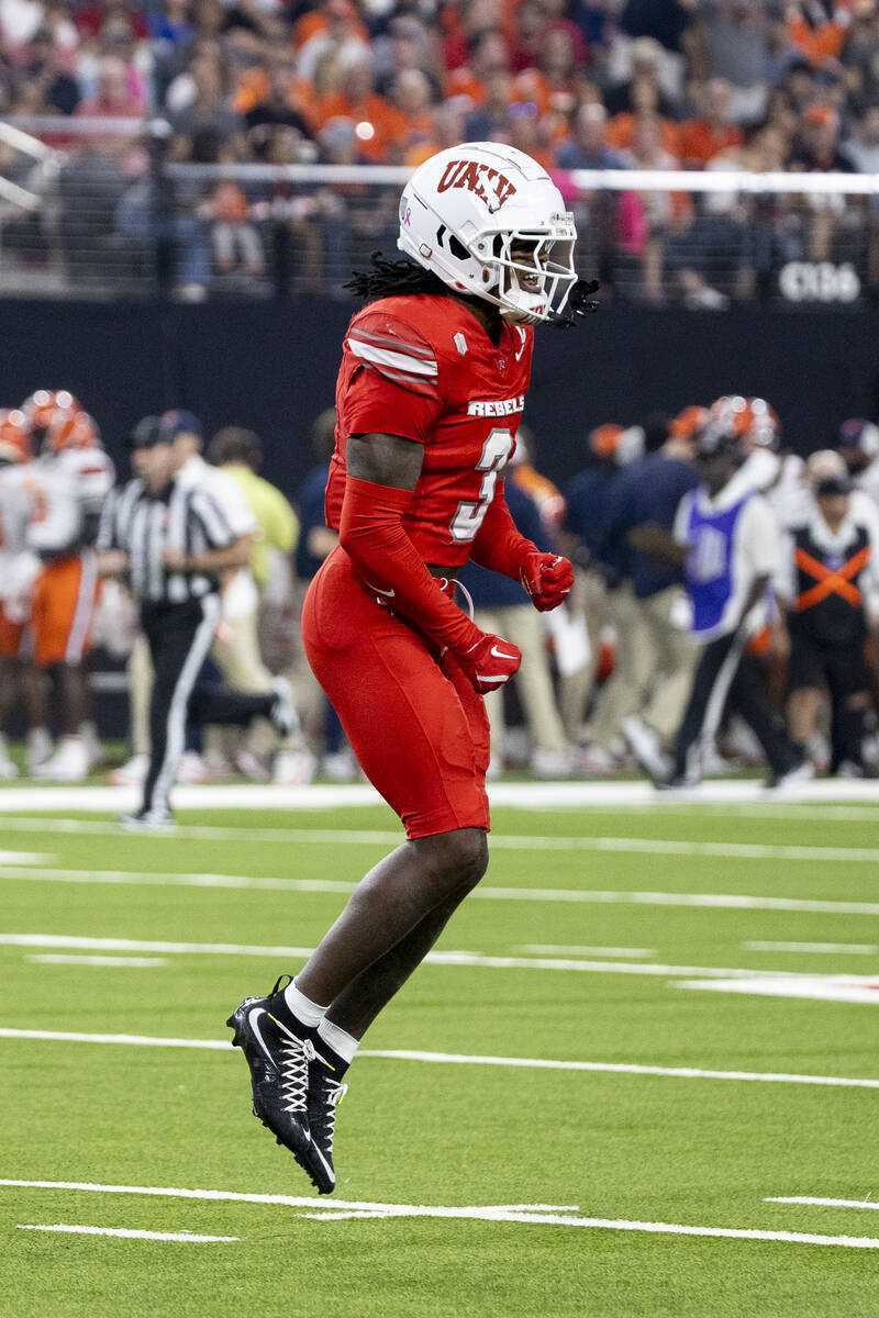 UNLV defensive back Johnathan Baldwin (3) celebrates a play during the college football game ag ...