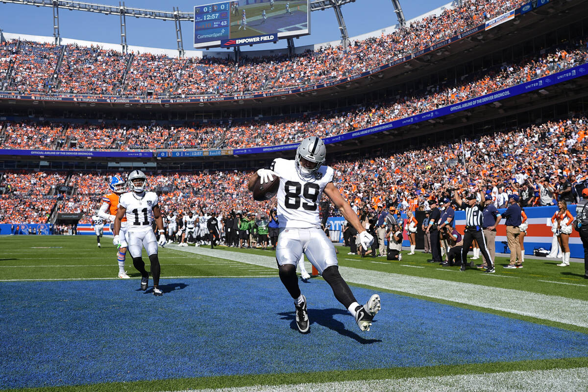 Las Vegas Raiders tight end Brock Bowers (89) enters the endzone after a 57-yard reception for ...