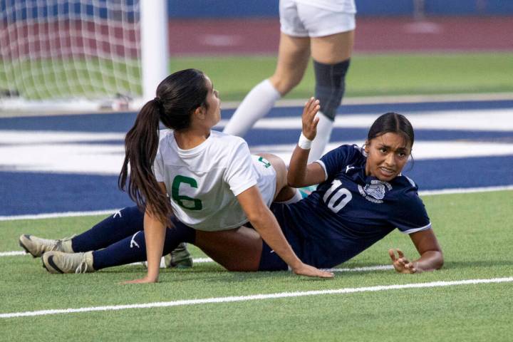 Centennial midfielder Alexandra Miranda (10) looks for a foul to be called against Green Valley ...