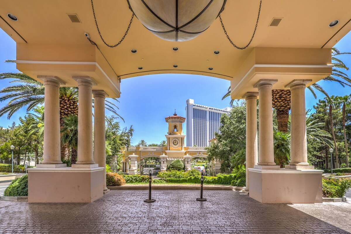 The Stirling Club's entrance. (Berkshire Hathaway HomeServices)