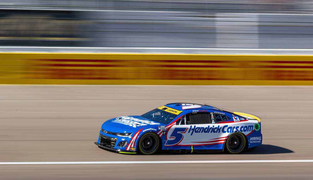 Kyle Larson (5) cruises around the track during the NASCAR Cup Series practice session for the ...