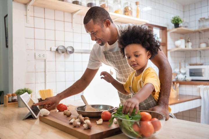 Cooking as a couple — whether it's parent and child, college roommates or newlyweds &#x2 ...